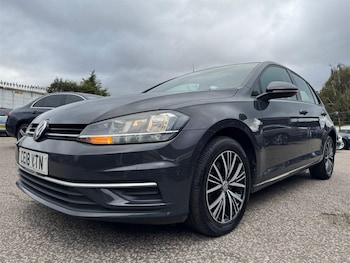 Used Volkswagen Golf 2018 for sale - 75952449: Photo