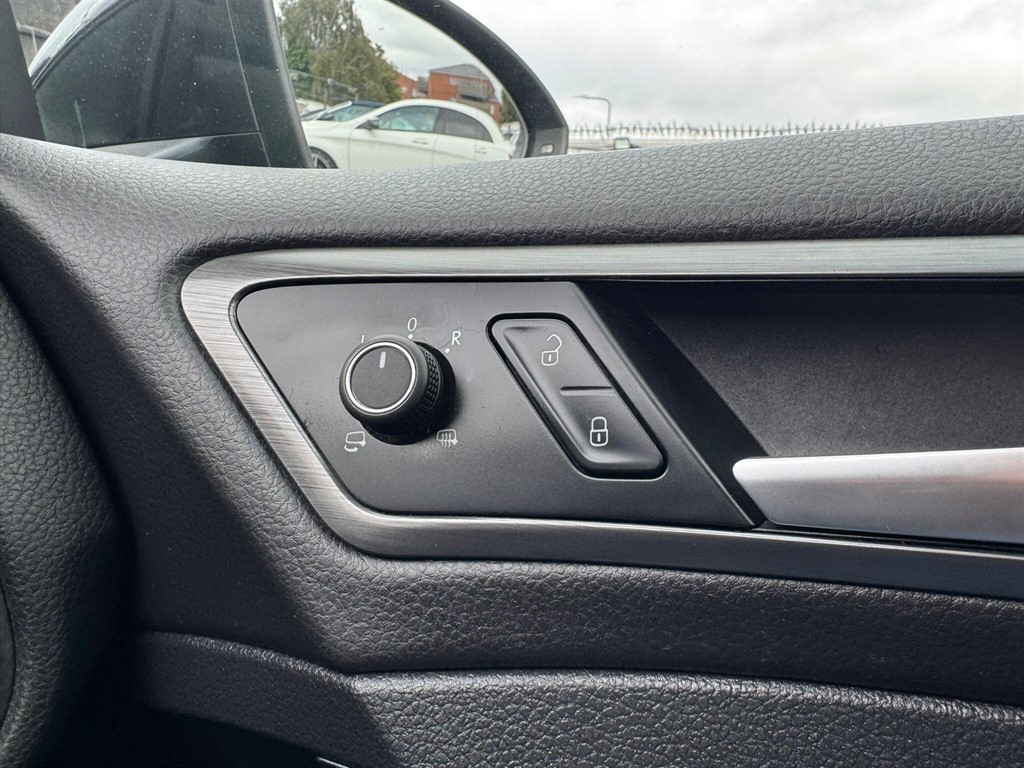 Used Volkswagen Golf 2018 for sale - 75952449: Photo 53