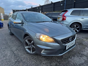 Used Volvo V40 2015 for sale - 77134195: Photo