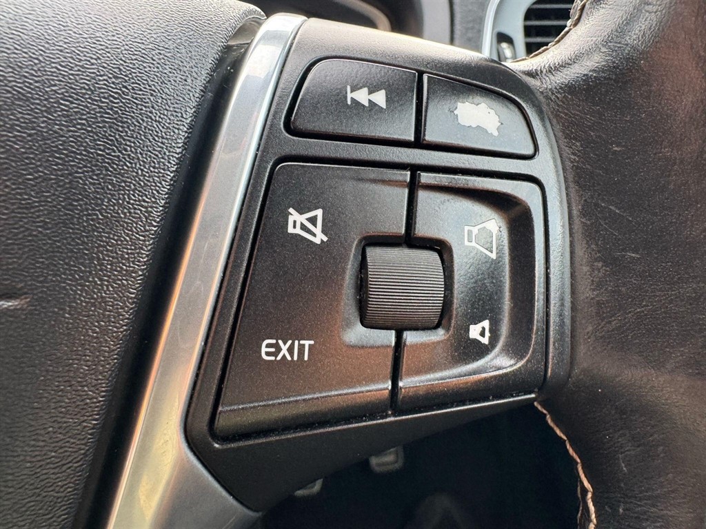 Used Volvo V40 2015 for sale - 77134195: Photo 62