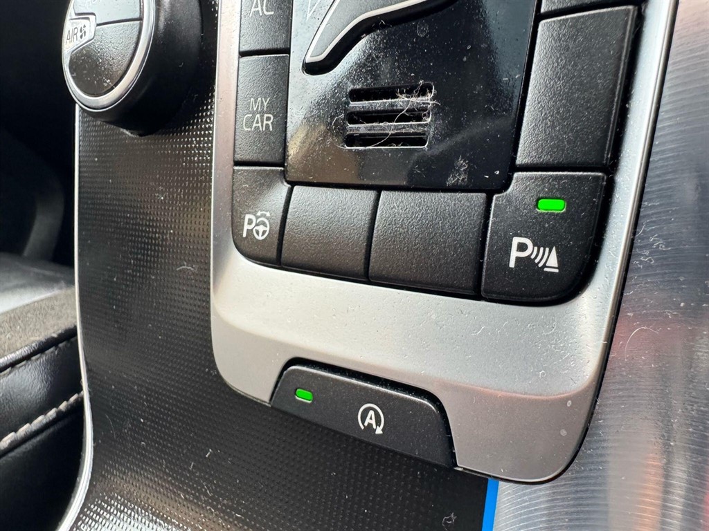 Used Volvo V40 2015 for sale - 77134195: Photo 81