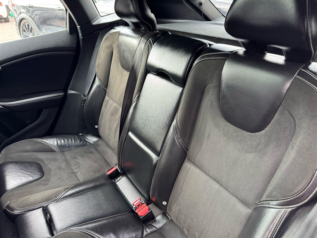 Used Volvo V40 2015 for sale - 77134195: Photo 87