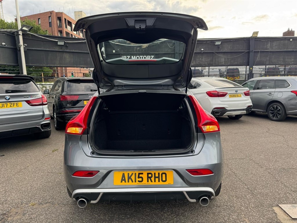 Used Volvo V40 2015 for sale - 77134195: Photo 95