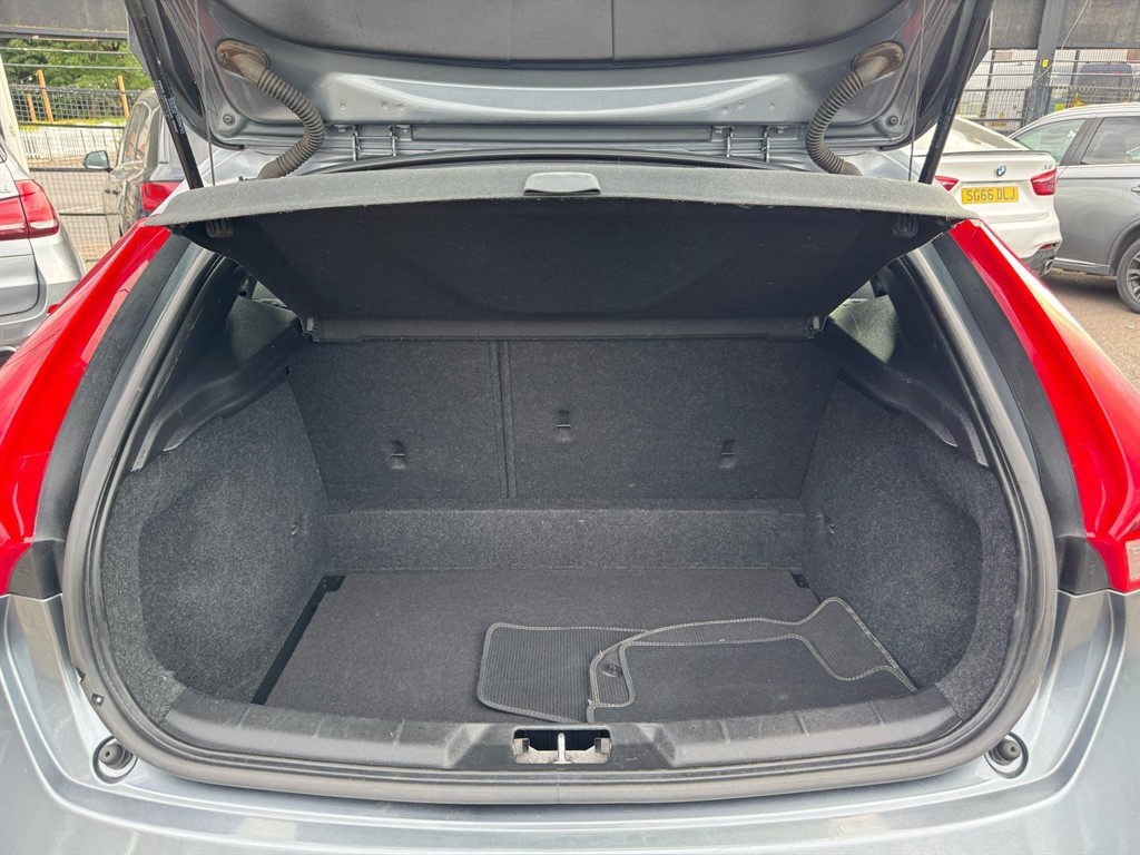 Used Volvo V40 2015 for sale - 77134195: Photo 98