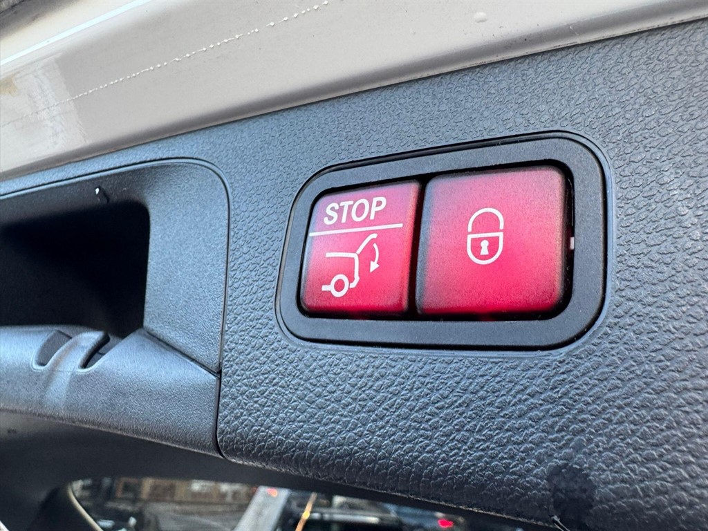 Used Mercedes-Benz GLC 2018 for sale - 76788578: Photo 49