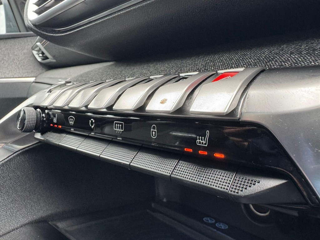 Used Peugeot 3008 2018 for sale - 76255120: Photo 10