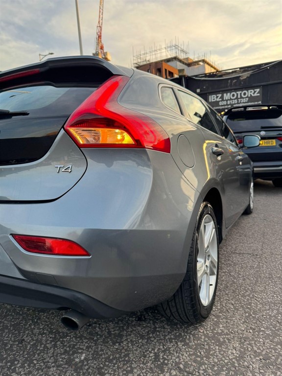 Used Volvo V40 2014 for sale - 76027913: Photo 19