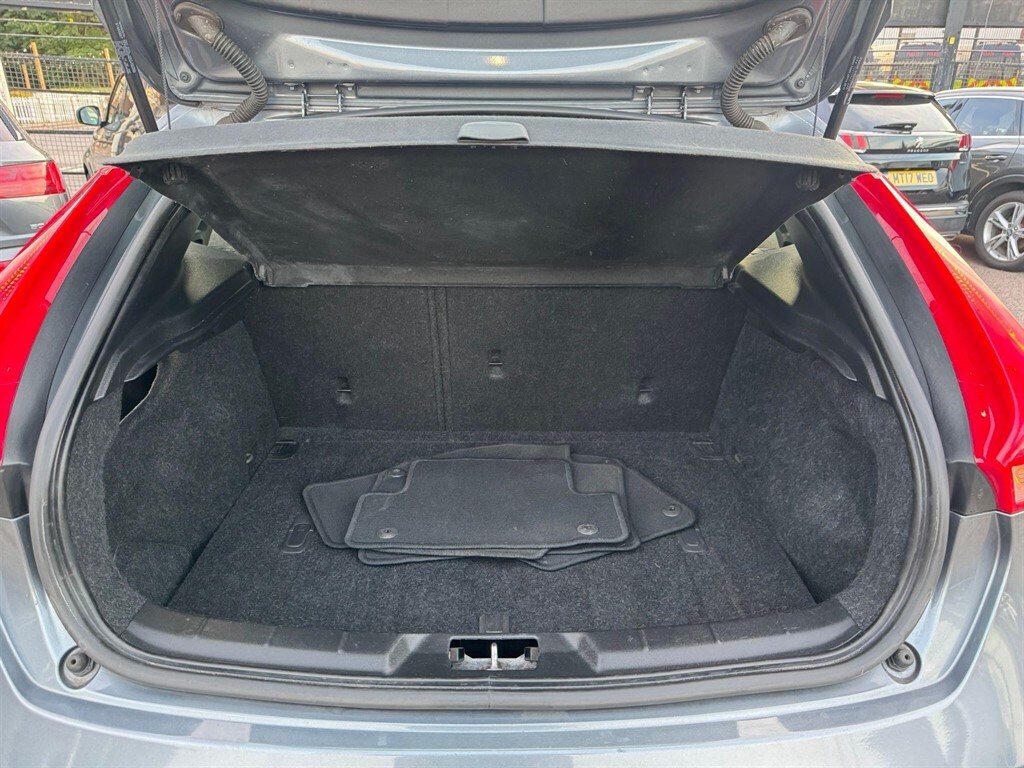 Used Volvo V40 2014 for sale - 76027913: Photo 30