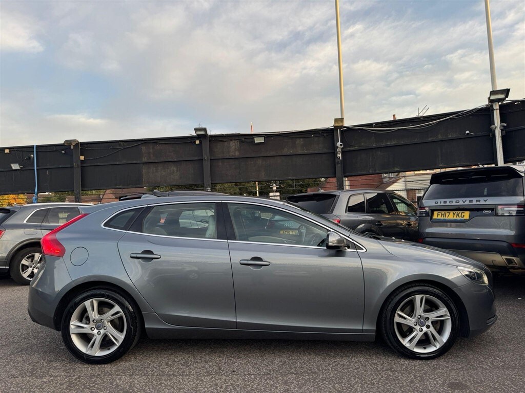 Used Volvo V40 2014 for sale - 76027913: Photo 31