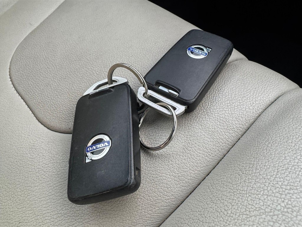 Used Volvo V40 2014 for sale - 76027913: Photo 43