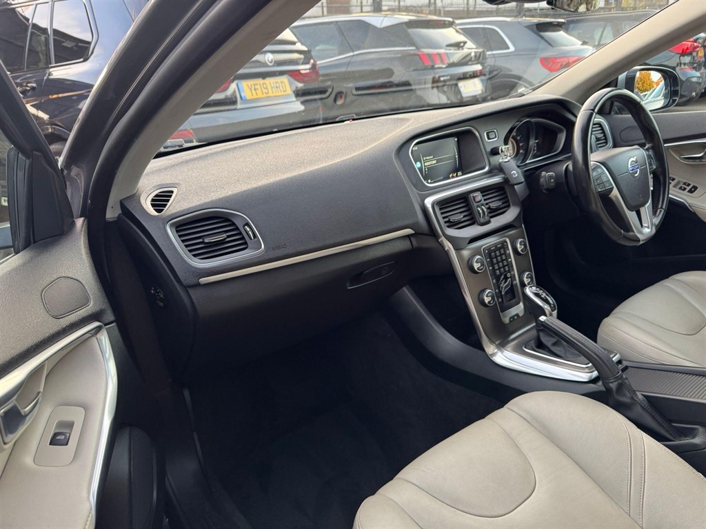 Used Volvo V40 2014 for sale - 76027913: Photo 57