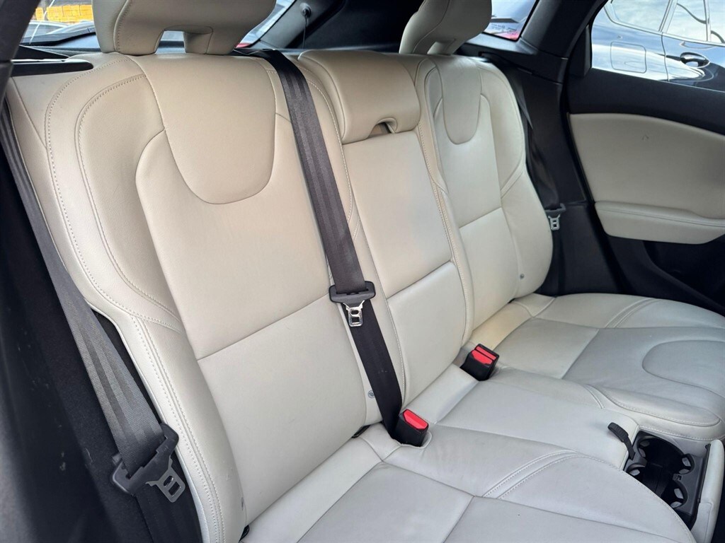 Used Volvo V40 2014 for sale - 76027913: Photo 60