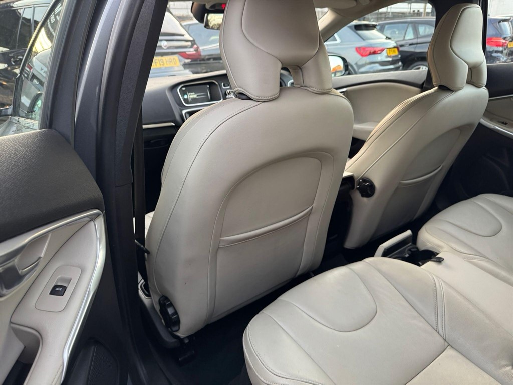 Used Volvo V40 2014 for sale - 76027913: Photo 61