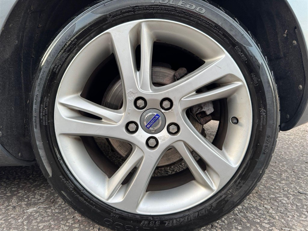 Used Volvo V40 2014 for sale - 76027913: Photo 73