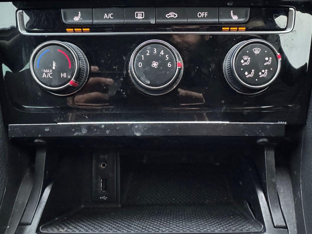 Used Volkswagen Golf 2018 for sale - 76615917: Photo 12