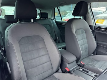 Used Volkswagen Golf 2018 for sale - 76615917: Photo