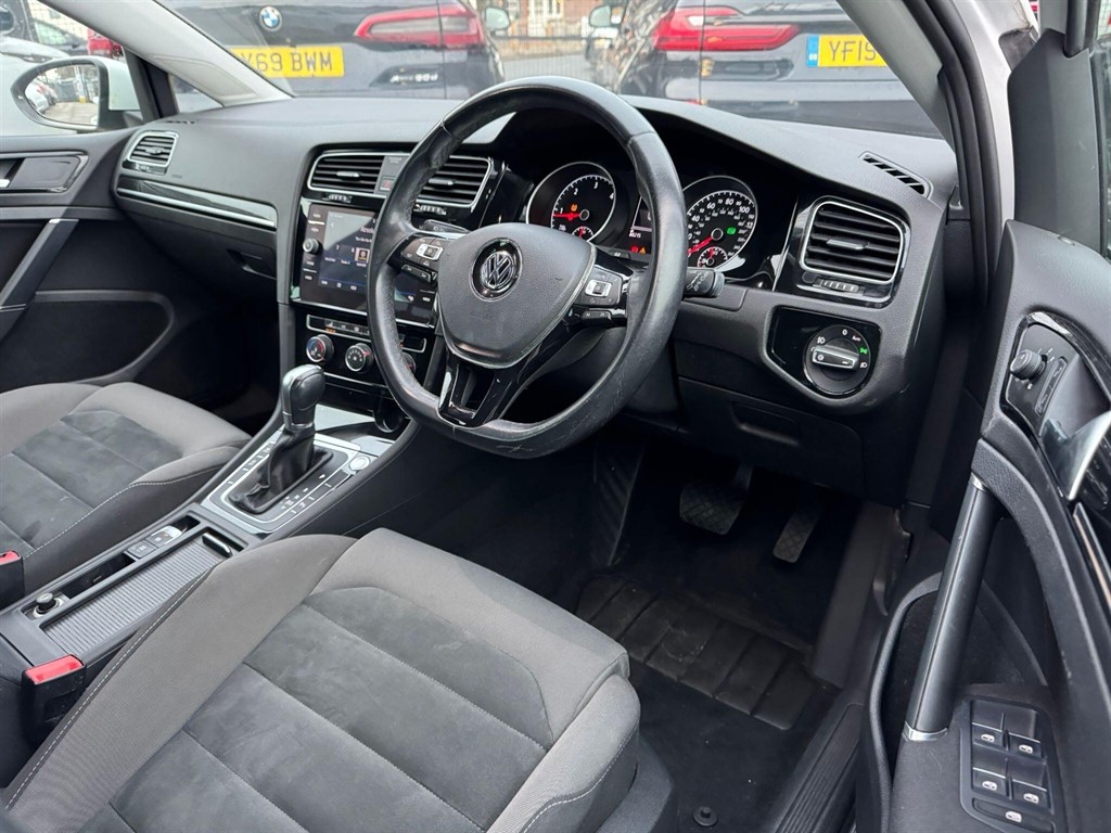 Used Volkswagen Golf 2018 for sale - 76615917: Photo 83
