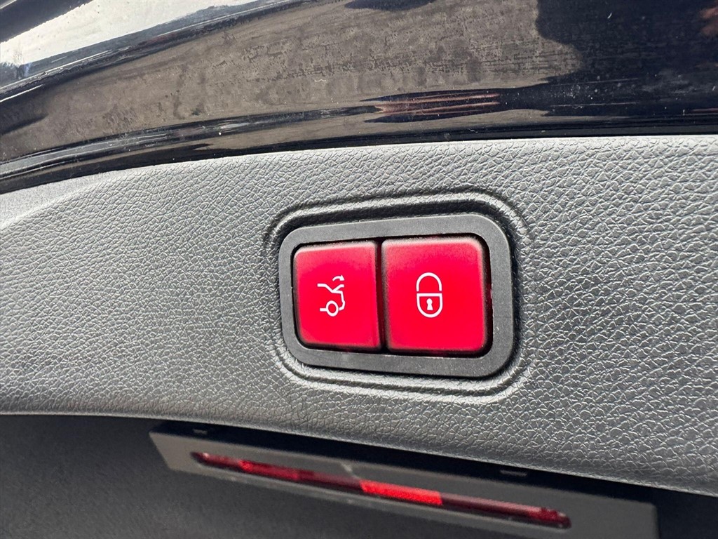 Used Mercedes-Benz E Class 2018 for sale - 77665351: Photo 61