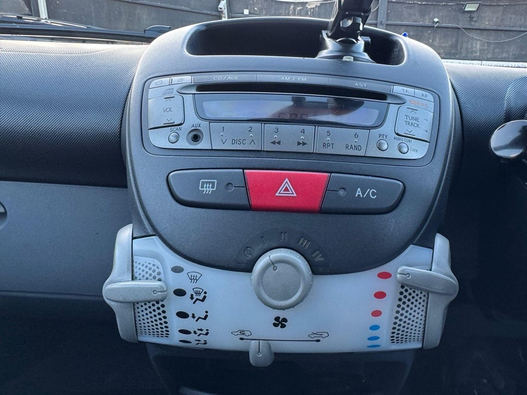 Used Peugeot 107 2012 for sale - 76780487: Photo 30