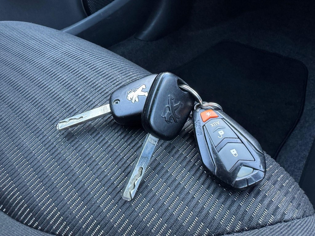 Used Peugeot 107 2012 for sale - 76780487: Photo 41