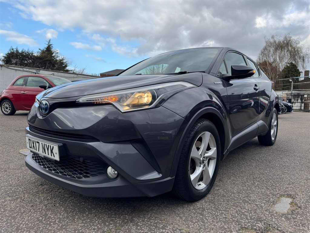 Used Toyota C-HR 2017 for sale - 78067265: Photo 2