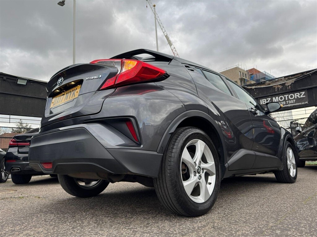 Used Toyota C-HR 2017 for sale - 78067265: Photo 24