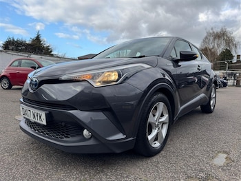 Used Toyota C-HR 2017 for sale - 78067265: Photo