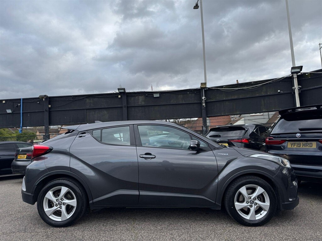 Used Toyota C-HR 2017 for sale - 78067265: Photo 31