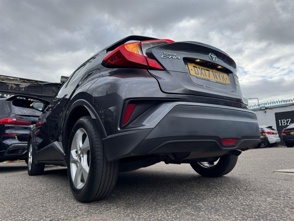 Used Toyota C-HR 2017 for sale - 78067265: Photo 6