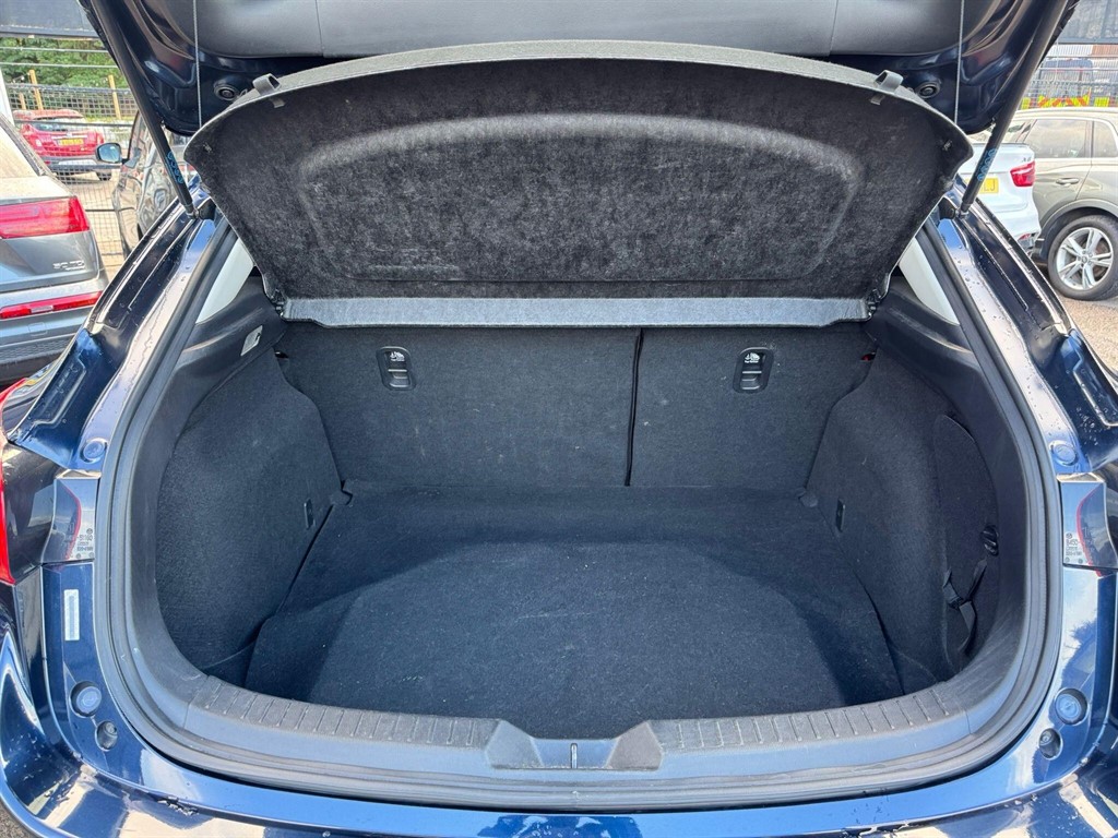 Used Mazda Mazda3 2014 for sale - 75874475: Photo 3