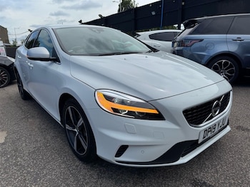 Used Volvo V40 2019 for sale - 75567035: Photo