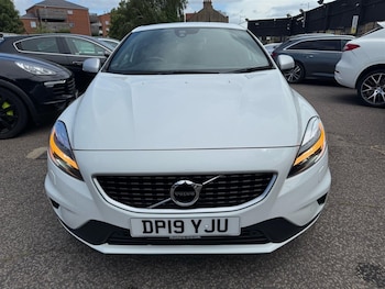 Used Volvo V40 2019 for sale - 75567035: Photo
