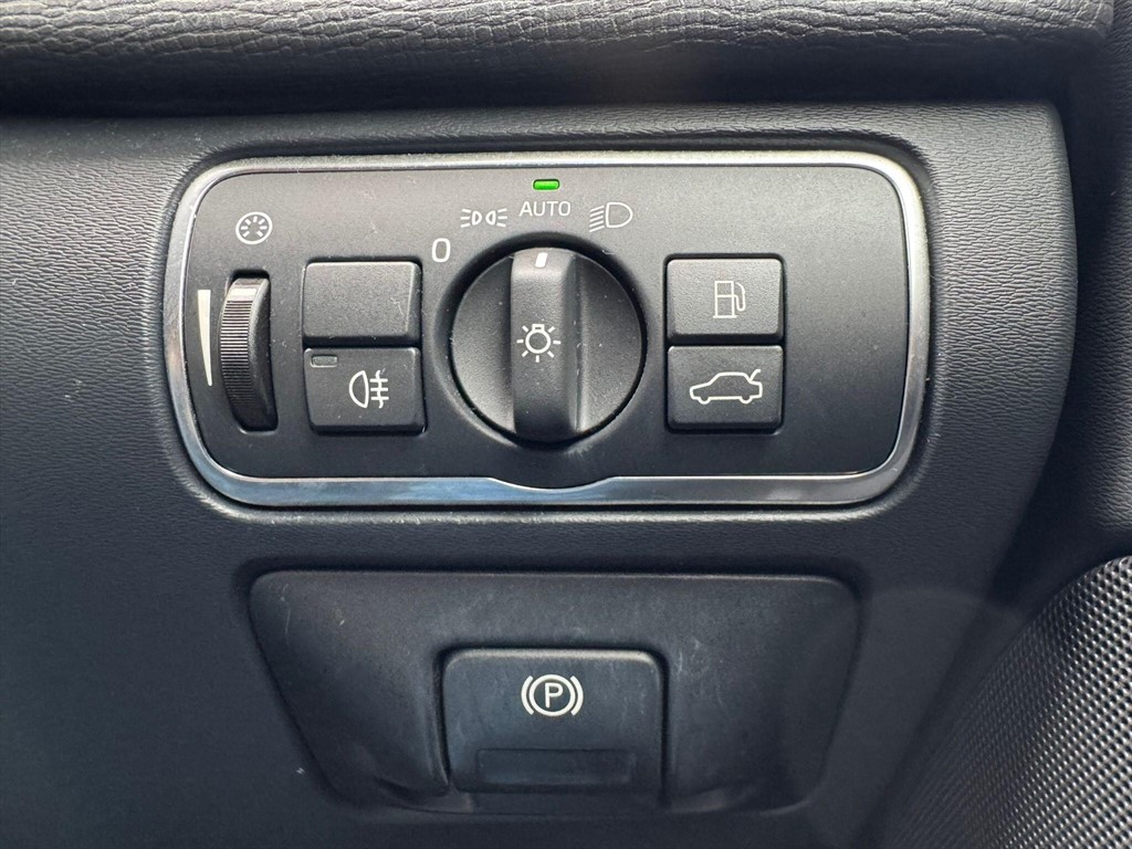 Used Volvo XC60 2015 for sale - 77047908: Photo 39