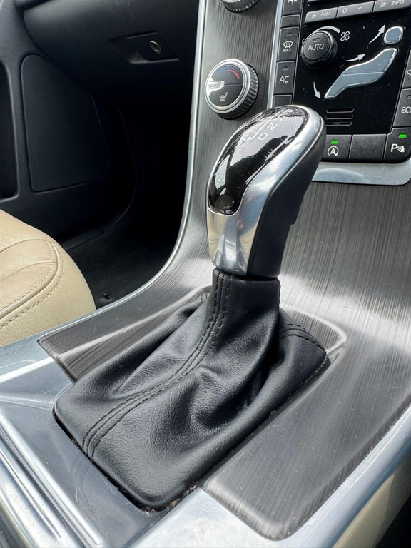 Used Volvo XC60 2015 for sale - 77047908: Photo 51