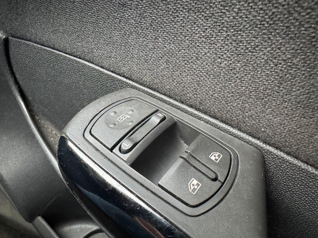 Used Vauxhall Corsa 2007 for sale - 76022118: Photo 27