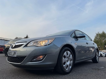 Used Vauxhall Astra 2010 for sale - 76568198: Photo