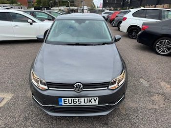Used Volkswagen Polo 2015 for sale - 79269020: Photo
