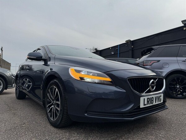 Used Volvo V40 2018 for sale - 75567071: Photo 1