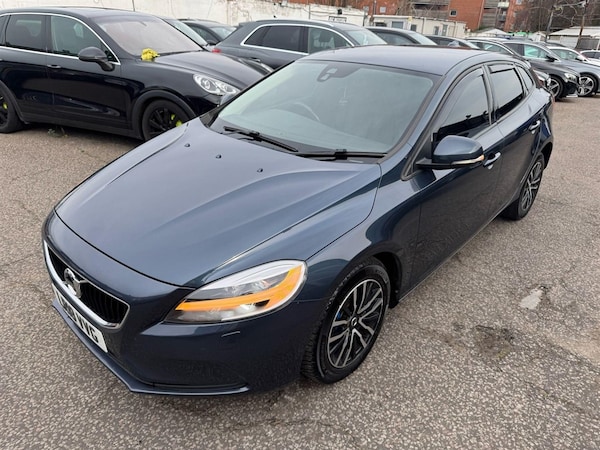 Used Volvo V40 2018 for sale - 75567071: Photo 9