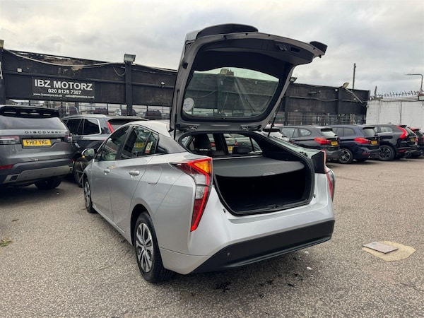 Used Toyota Prius 2016 for sale - 76285645: Photo 44