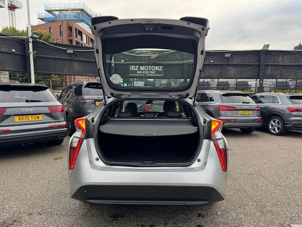 Used Toyota Prius 2016 for sale - 76285645: Photo 48