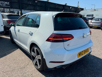 Used Volkswagen Golf 2017 for sale - 79520935: Photo