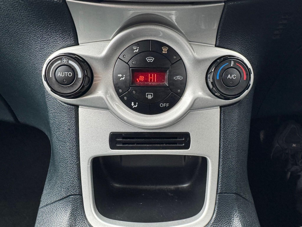 Used Ford Fiesta 2012 for sale - 76664630: Photo 66