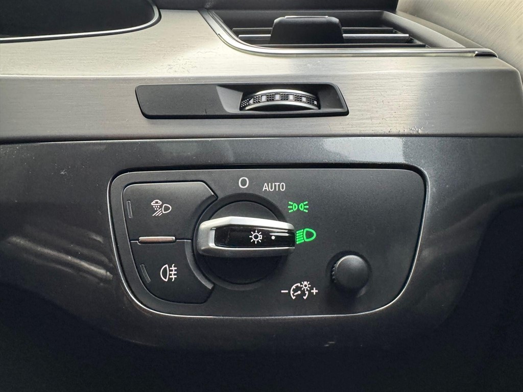 Used Audi Q7 2015 for sale - 76351084: Photo 46