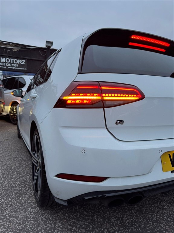 Used Volkswagen Golf 2017 for sale - 76112484: Photo 17