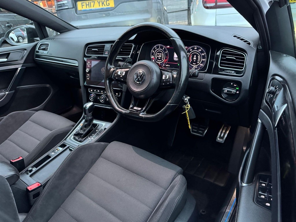 Used Volkswagen Golf 2017 for sale - 76112484: Photo 44