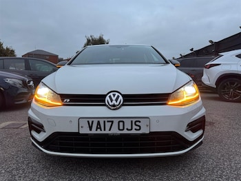 Used Volkswagen Golf 2017 for sale - 76112484: Photo