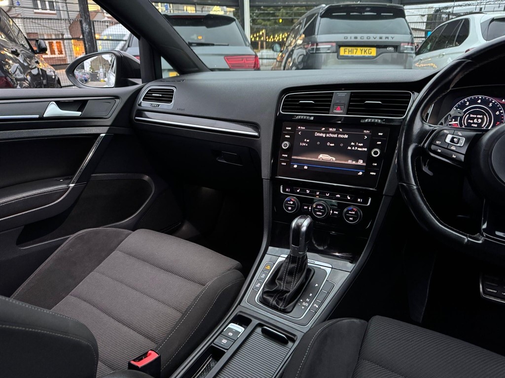 Used Volkswagen Golf 2017 for sale - 76112484: Photo 63