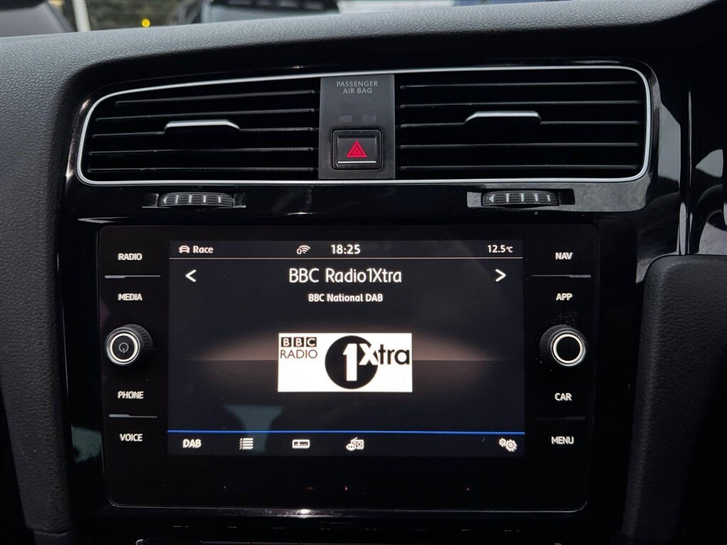 Used Volkswagen Golf 2017 for sale - 76112484: Photo 69