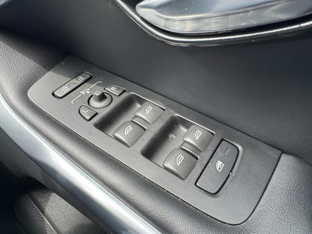 Vehicle 33